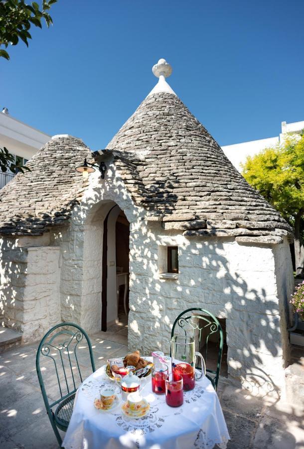 مبيت وإفطار ألبيروبيللو Trullo Giardino Fiorito المظهر الخارجي الصورة