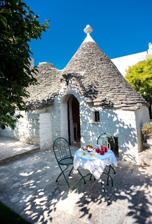 مبيت وإفطار ألبيروبيللو Trullo Giardino Fiorito المظهر الخارجي الصورة