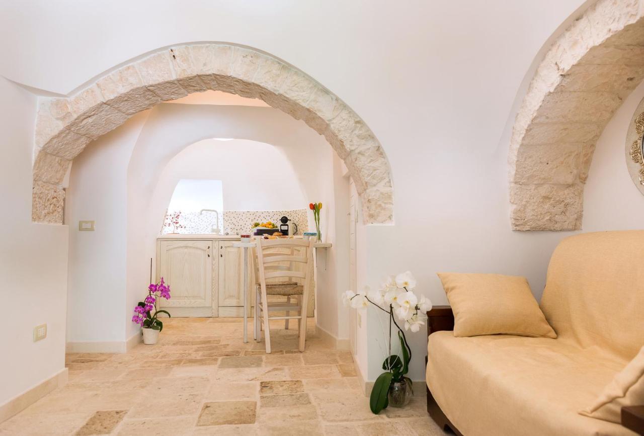 مبيت وإفطار ألبيروبيللو Trullo Giardino Fiorito المظهر الخارجي الصورة
